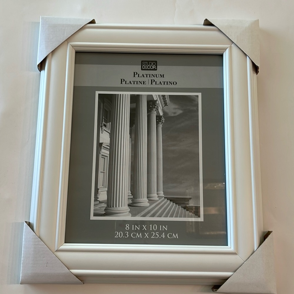 Studio Decor Platinum Collection White 8"x 10"
Frame NWT